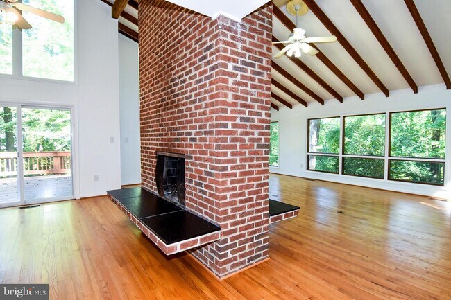 Foto del edificio - 14701 W Auburn Rd