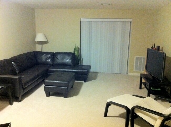 Living Room off Kitchen. - 5 Roedean Drive