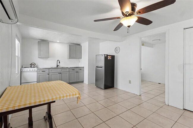 Foto del edificio - 3412 Clarinda St