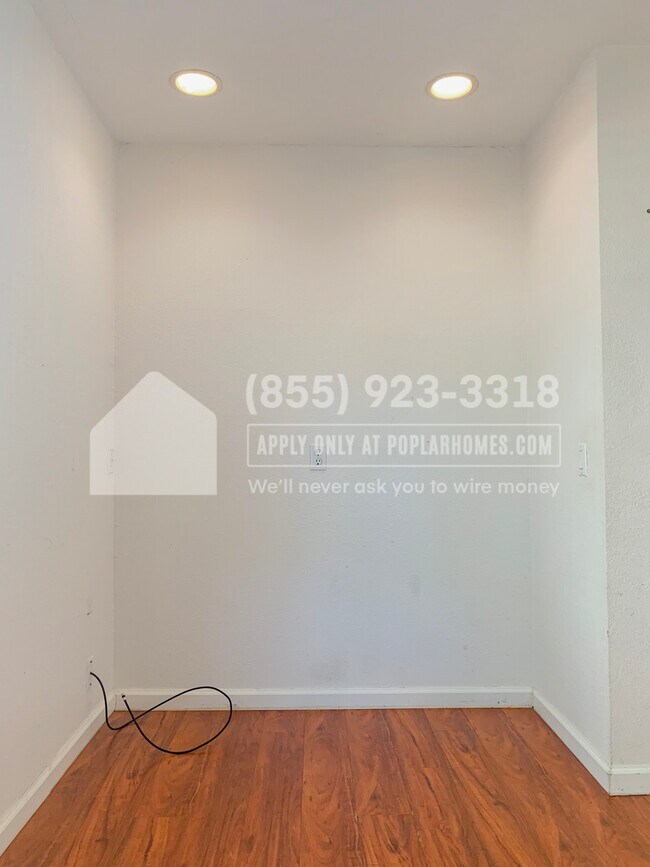 Building Photo - 1607 Pastal Way