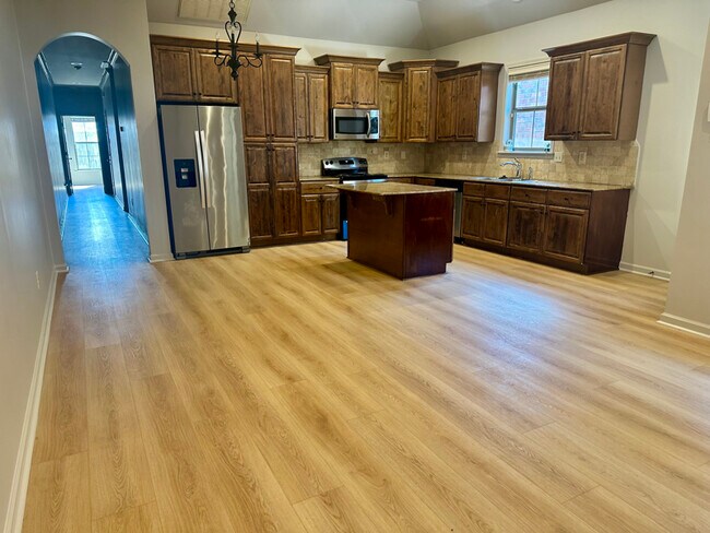 Foto del edificio - 207 Chimney Rock Blvd