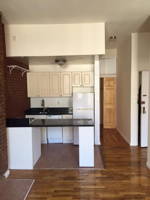 Primary Photo - 30 West 83rd Street