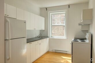 Building Photo - 2100 Rue du Fort