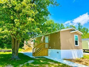 Building Photo - 2109 N Hickory Cir