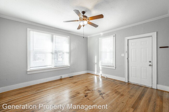 Building Photo - 3 br, 2 bath House - 1000 E 16th Street