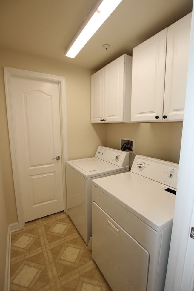 Building Photo - Excellent condo in Lewes located just off ...