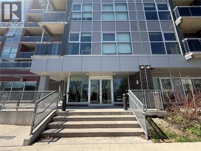 Building Photo - 251 Hemlock St