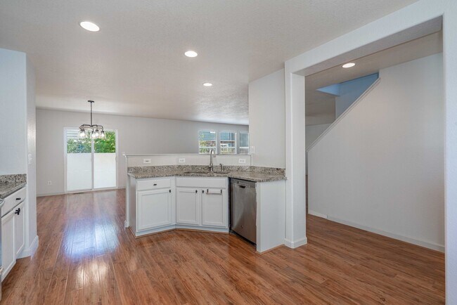 Foto del edificio - Super Beautiful Englewood 3 Bedroom Home A...