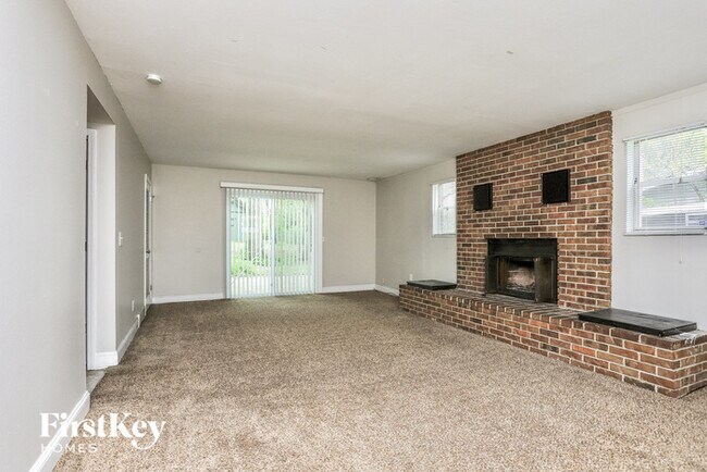 Building Photo - 6 Van Crest Ln