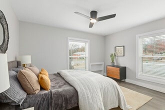 Building Photo - The Square on Delmar