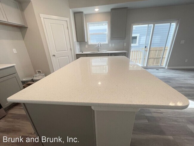 Building Photo - 4 br, 3.5 bath House - 7677 Frigid Air Point