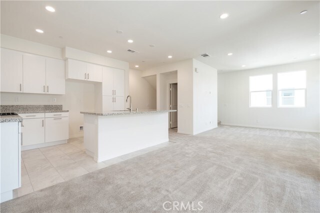 Foto principal - 634 S District Way