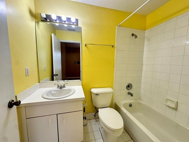 Building Photo - 420 SW 122nd Ave