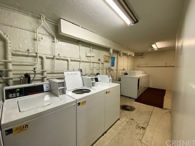 Foto del edificio - 3748 Keystone Av