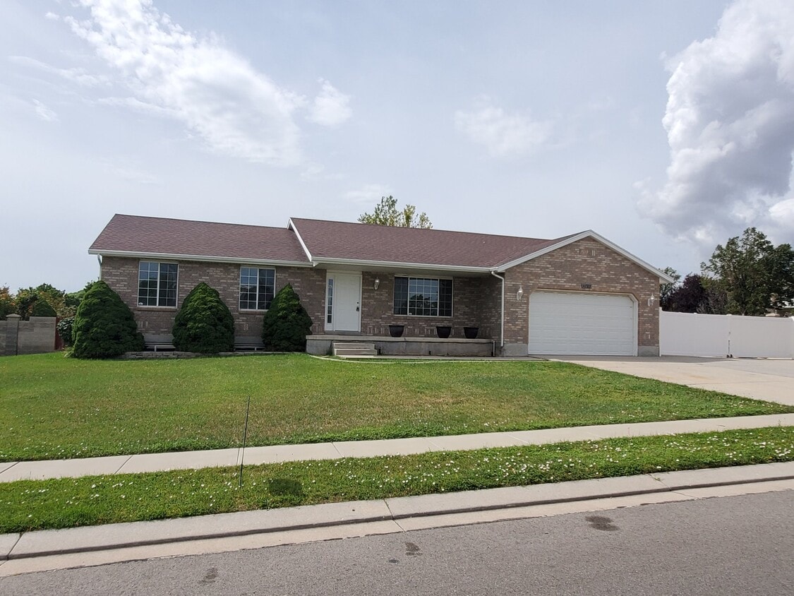 Photo - 4785 Dorilee Dr (West Jordan, UT)