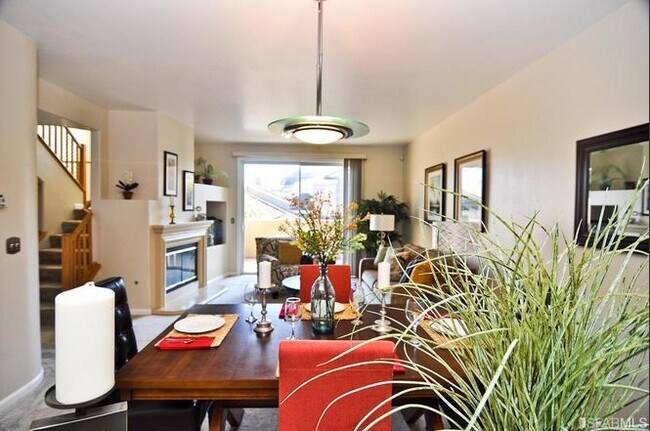 Spacious Living Room Open Floor Plan - 32 Windcrest Ln