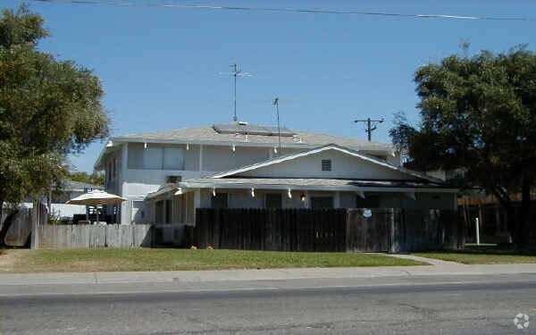 Foto del edificio - 2429 Northrop Ave