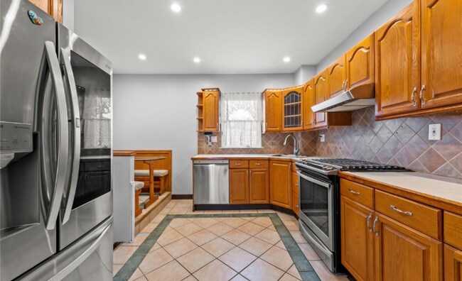 Foto del edificio - 244-39 89th Ave