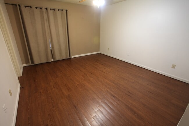 Building Photo - 3bed/2bath in Northpoint Subdivision for August!