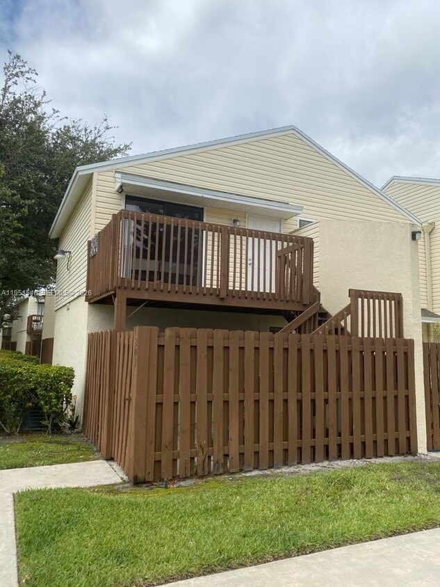 Photo - 629 Executive Center Drive, West Palm Beach, FL 33401 - 1 BR 1 BA condo