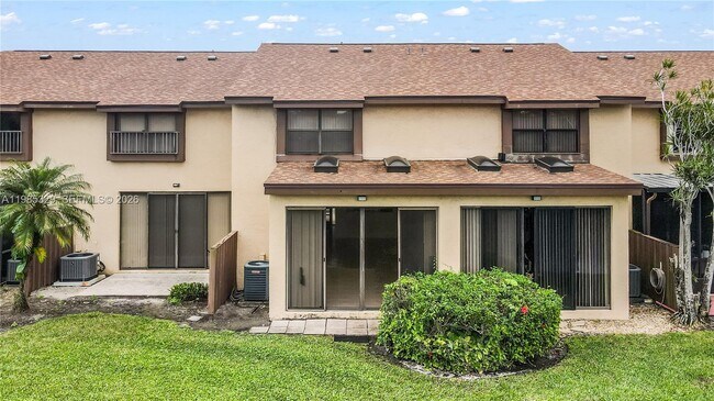 Foto del edificio - 3952 Cocoplum Cir