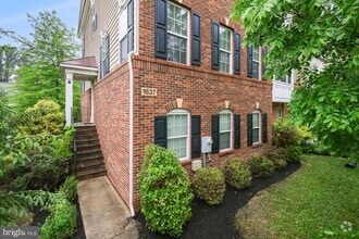 Building Photo - 1637 Poplar Run Dr