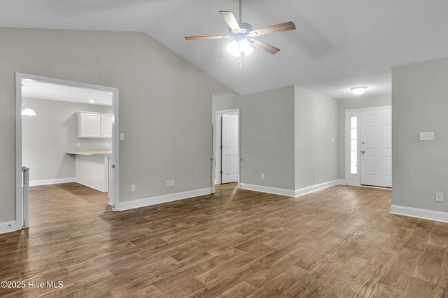 Building Photo - 146 Monterey Cir