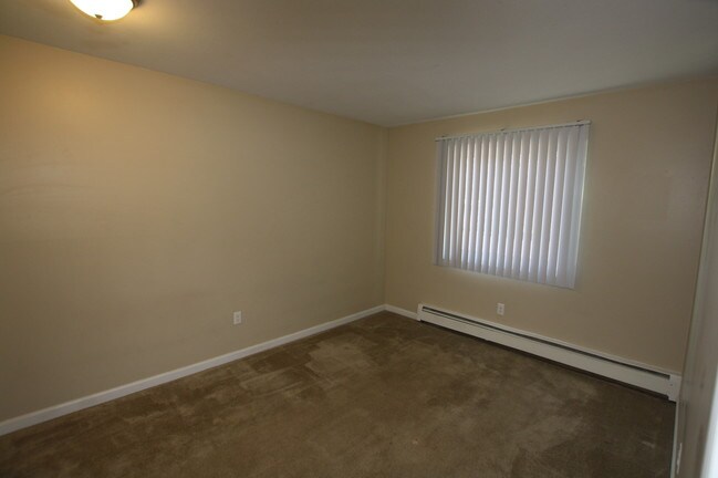 Building Photo - Woodland Oaks 2 Bedroom - $200 MOVE IN BONUS!