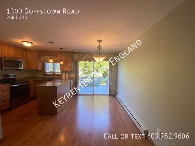Building Photo - Quiet 2 Bedroom 1.5 Bath Townhouse Available!