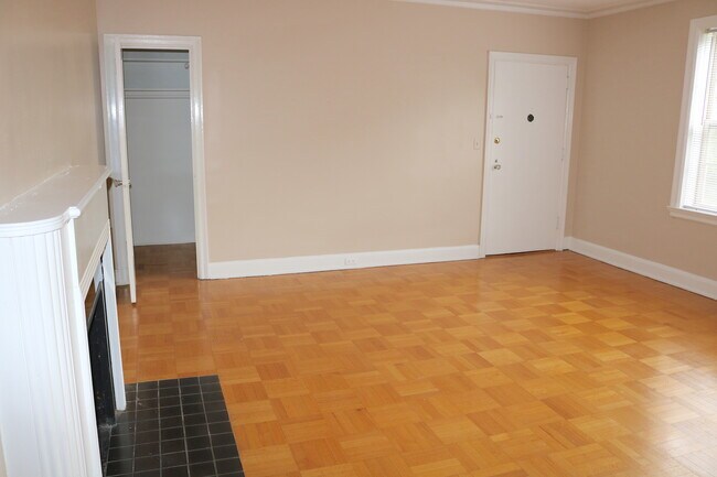 Foto del edificio - 3222 Country Club Rd