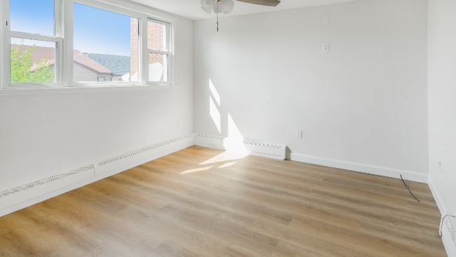 Foto del edificio - 6407 Granton Ave