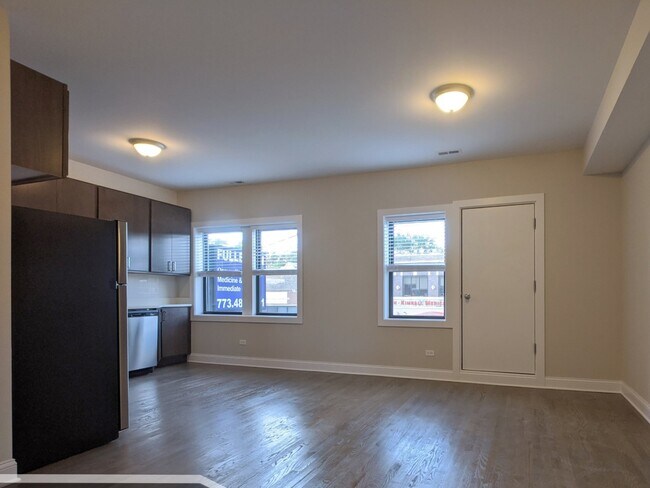 Building Photo - 3409 W Fullerton Ave