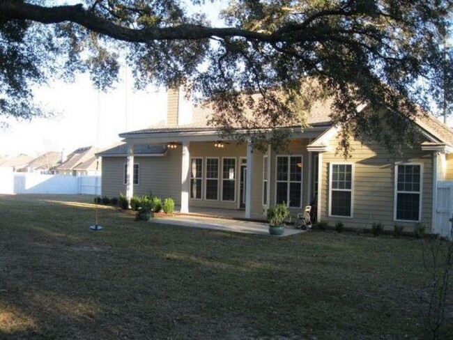 Building Photo - 4 bedroom in Valdosta GA 31602