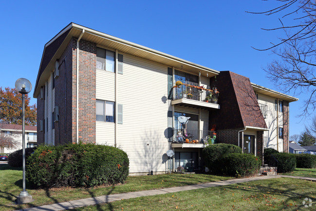 Building - Easton Village Apartments