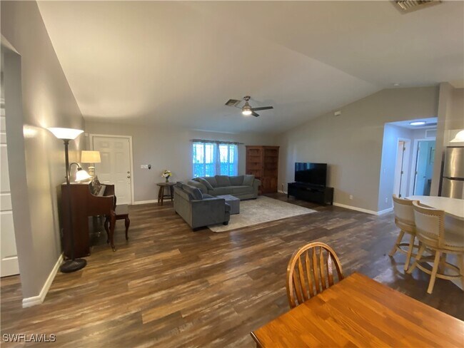 Foto del edificio - 1704 NW 13th Terrace