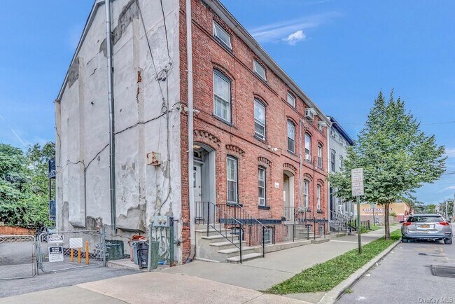 Building Photo - 51 Chambers St