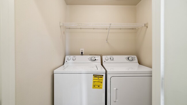 Washer &amp; Dryer - 3910 243rd Pl SE