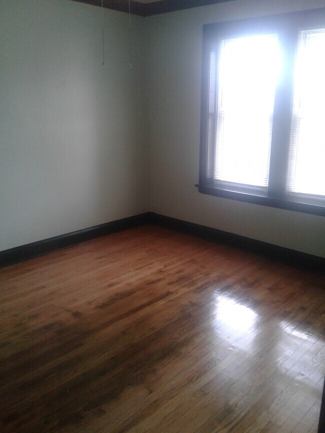 Foto del edificio - 2417 W 52nd St