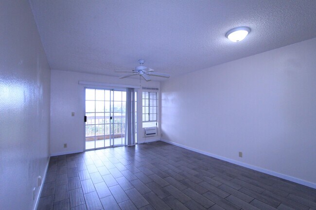 Building Photo - 92-1021-1021 Nou St
