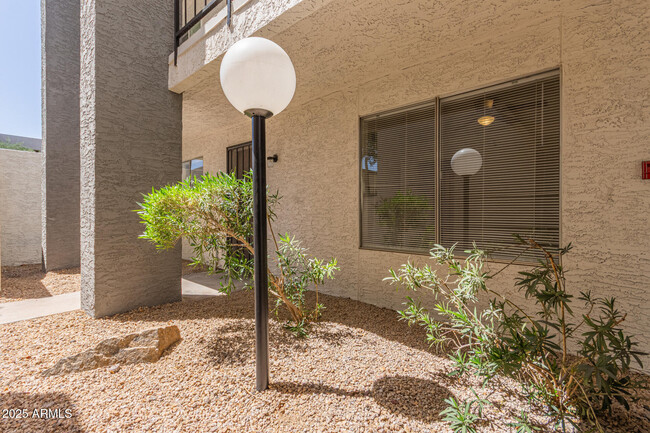 Building Photo - 7494 E Earll Dr
