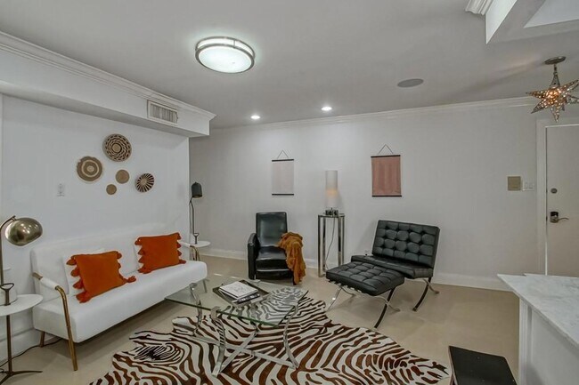 Foto del edificio - 1323 Dauphine St