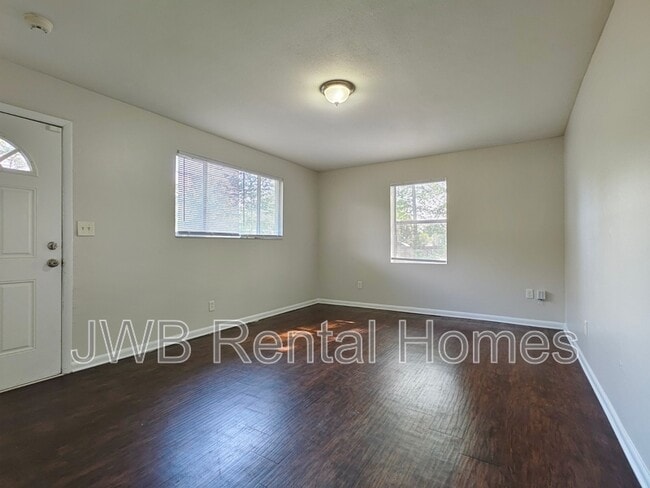 Building Photo - 6812 Jack Horner Ln