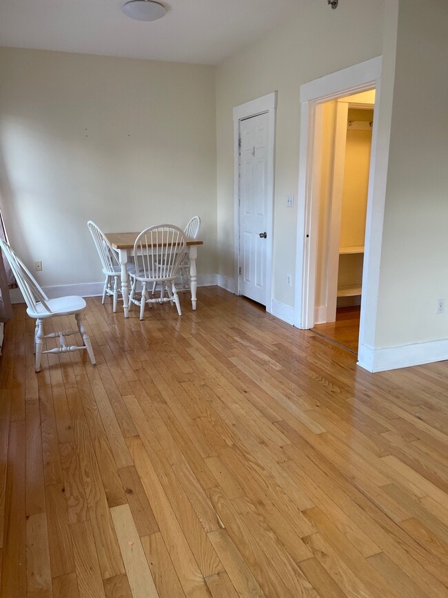 Living room - 462 Main St