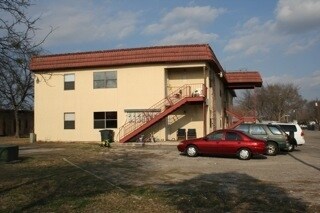 Building Photo - 935 Linde Ave