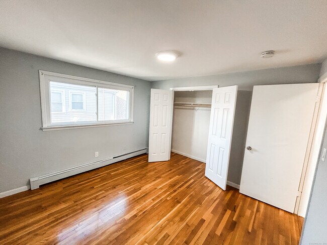 Building Photo - 1254 Reservoir Ave