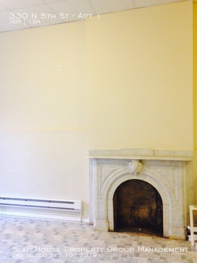 Building Photo - Spacious 3 Bedroom Apartment