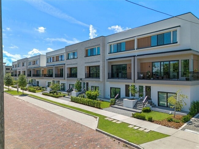 Photo - 48 W Harding St Townhome