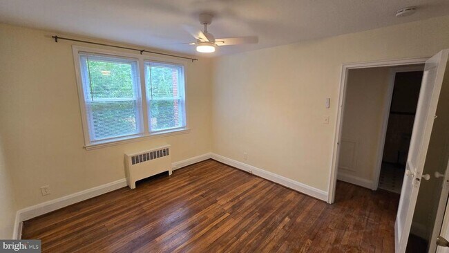 Foto del edificio - 6148 Parkway Dr
