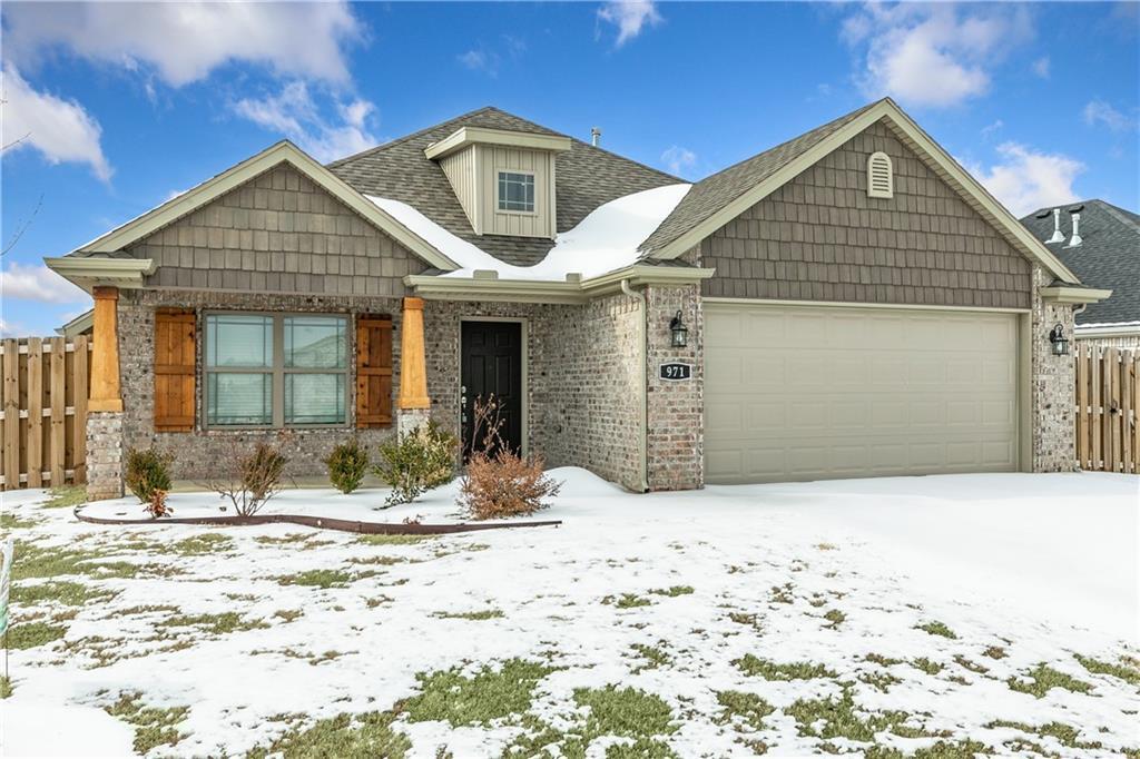 Foto principal - 971 Lakeview Dr