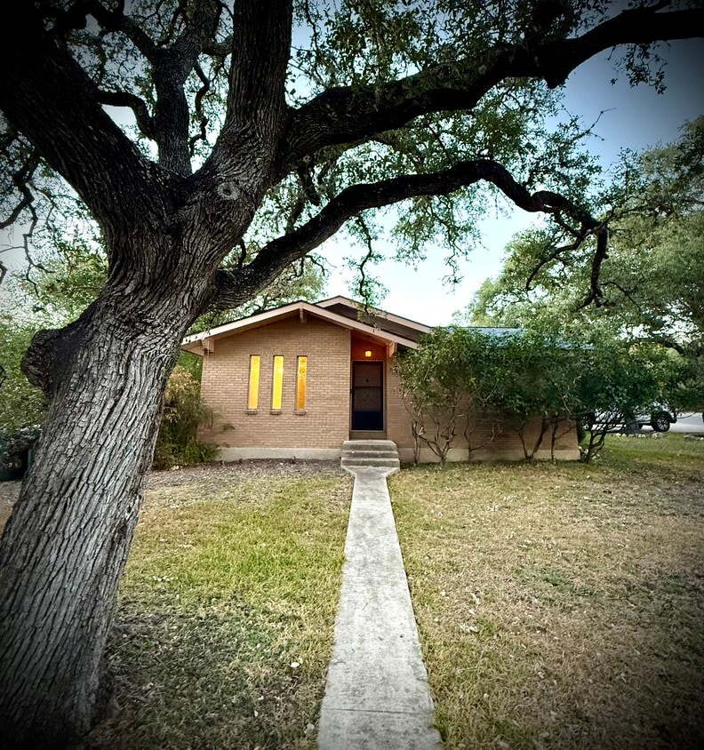 Foto principal - 1000 Hillyer St